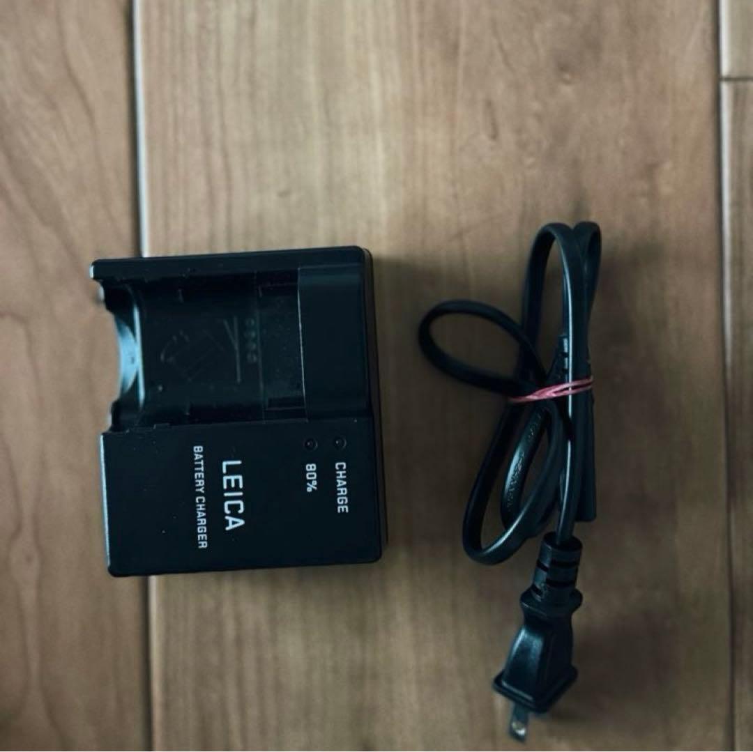 Leica Q2 アルティザン&アーティス レザーカメラケース とサムグリップ有