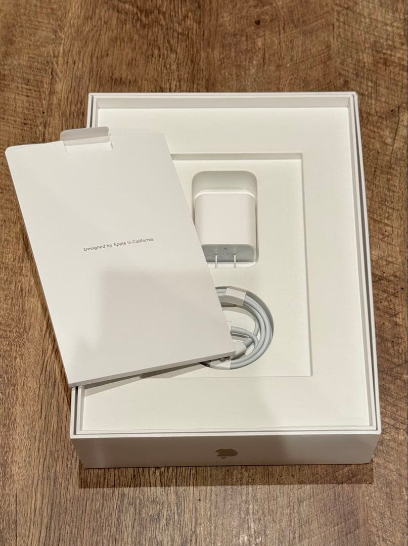 極美品 96% iPad 第8世代32GB シルバー 本体 充電器付き