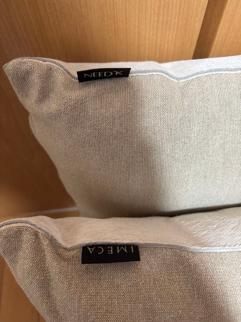 Ttww　NEED'K ビーズ　レーザー　クッション　ホワイト系　2個