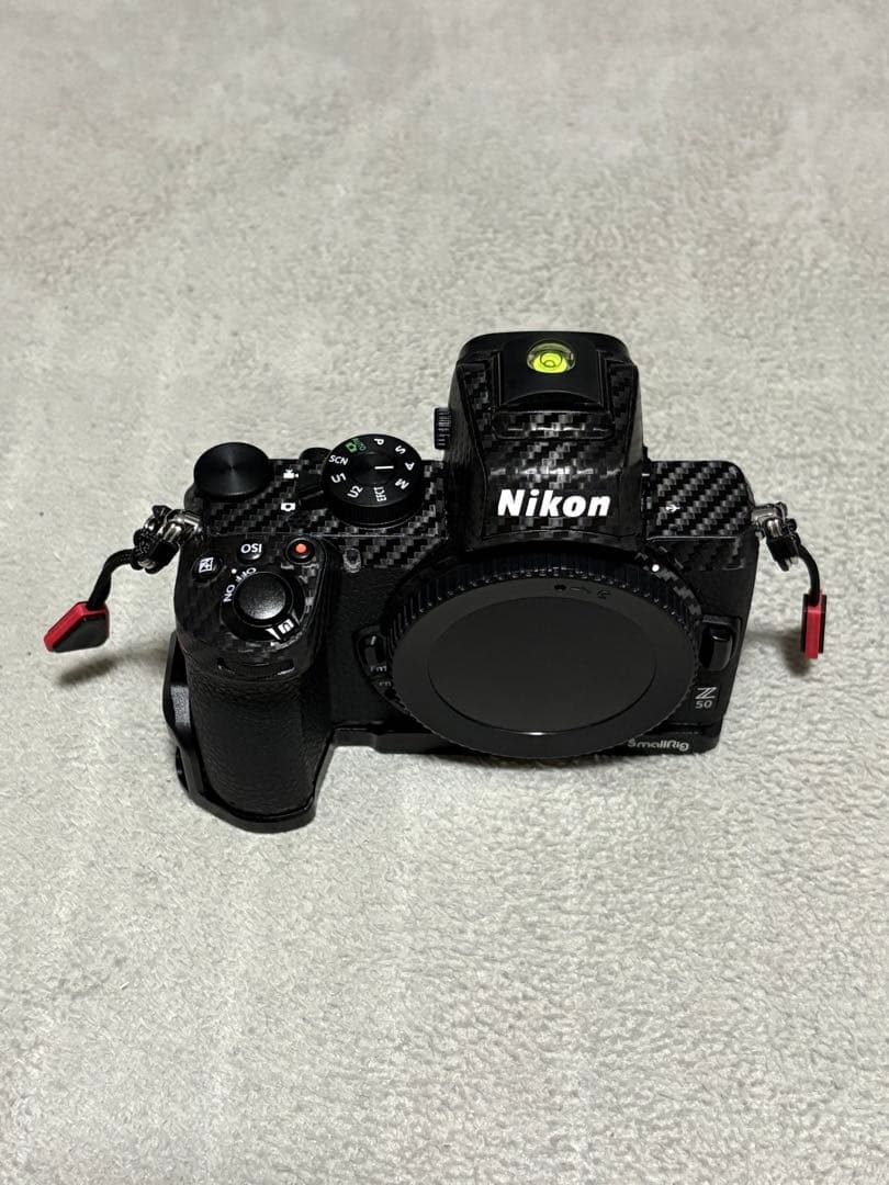 Nikon Z50 ミラーレス一眼 本体 バッテリー2個とマニュアルレンズ付き