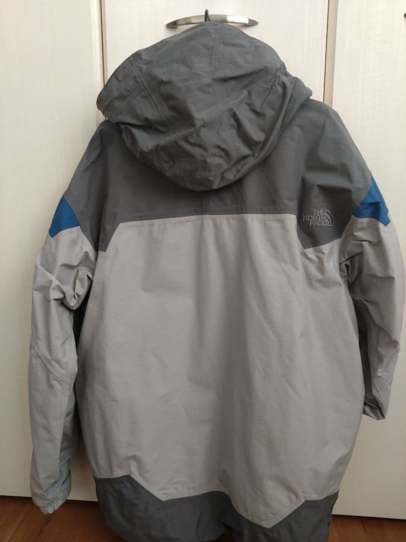 THE NORTH FACE HYVENT ナイロンジャケット Mサイズ グレー