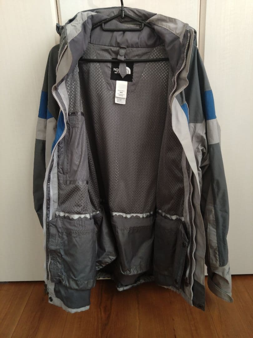 THE NORTH FACE HYVENT ナイロンジャケット Mサイズ グレー