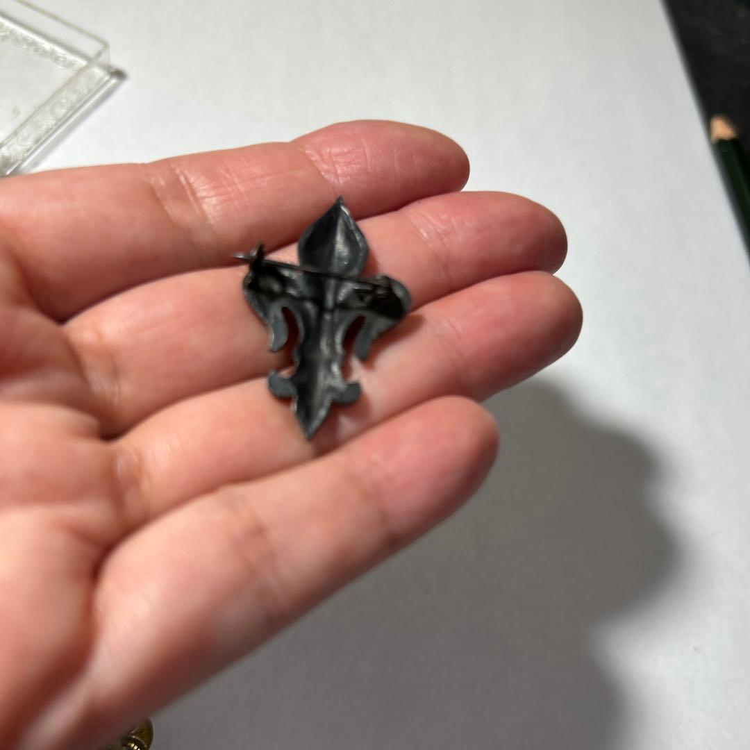 えま、ブローチとセルロイド人形のセット