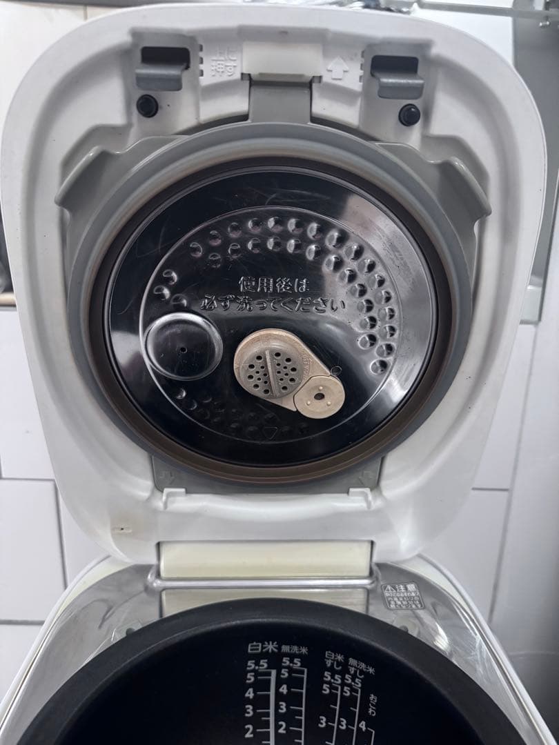 【リサ】東芝　RC-10VXL 真空圧力IHジャー炊飯器、5.5合炊き