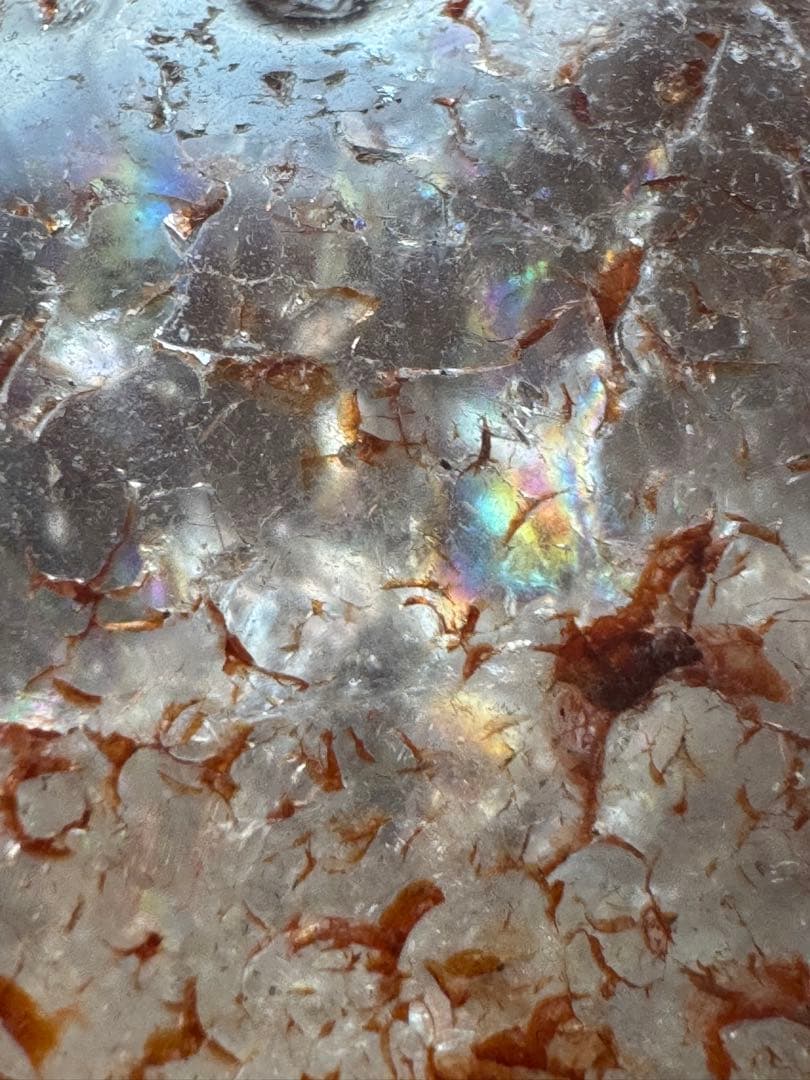 溢れる虹　ノンポリッシュ ファイヤークォーツ（ブラジル産／専用スタンド付き）