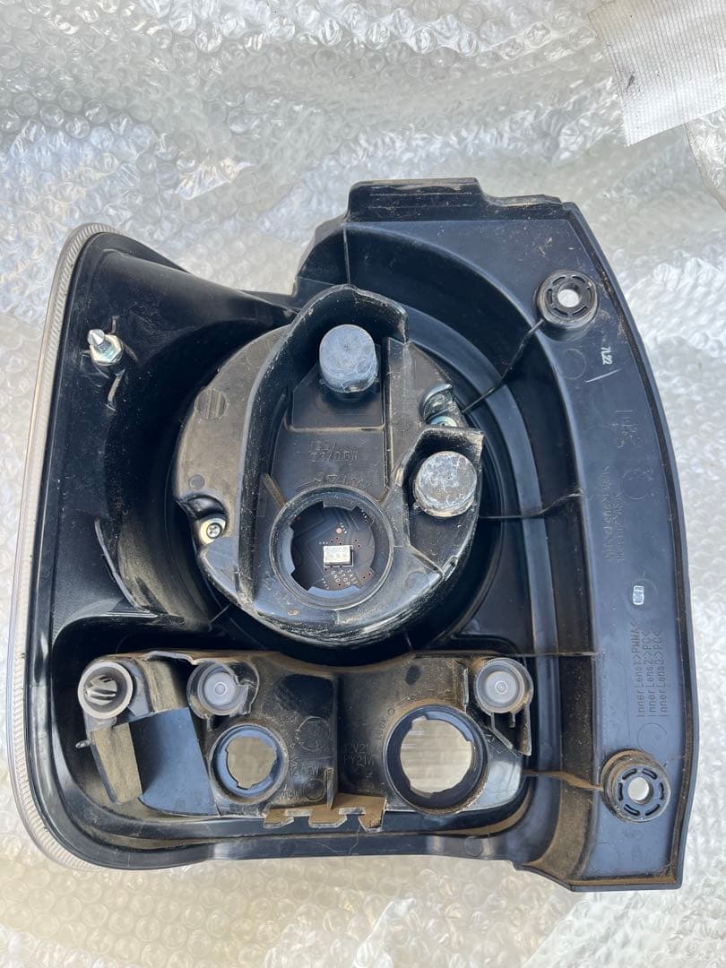 値下げ　LA800S ムーヴキャンバス　テールランプ　左右セット