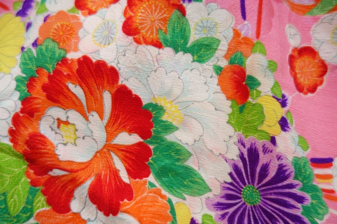 アンティーク子供着物　花薬玉　四つ身　華やか　お正月　七五三に