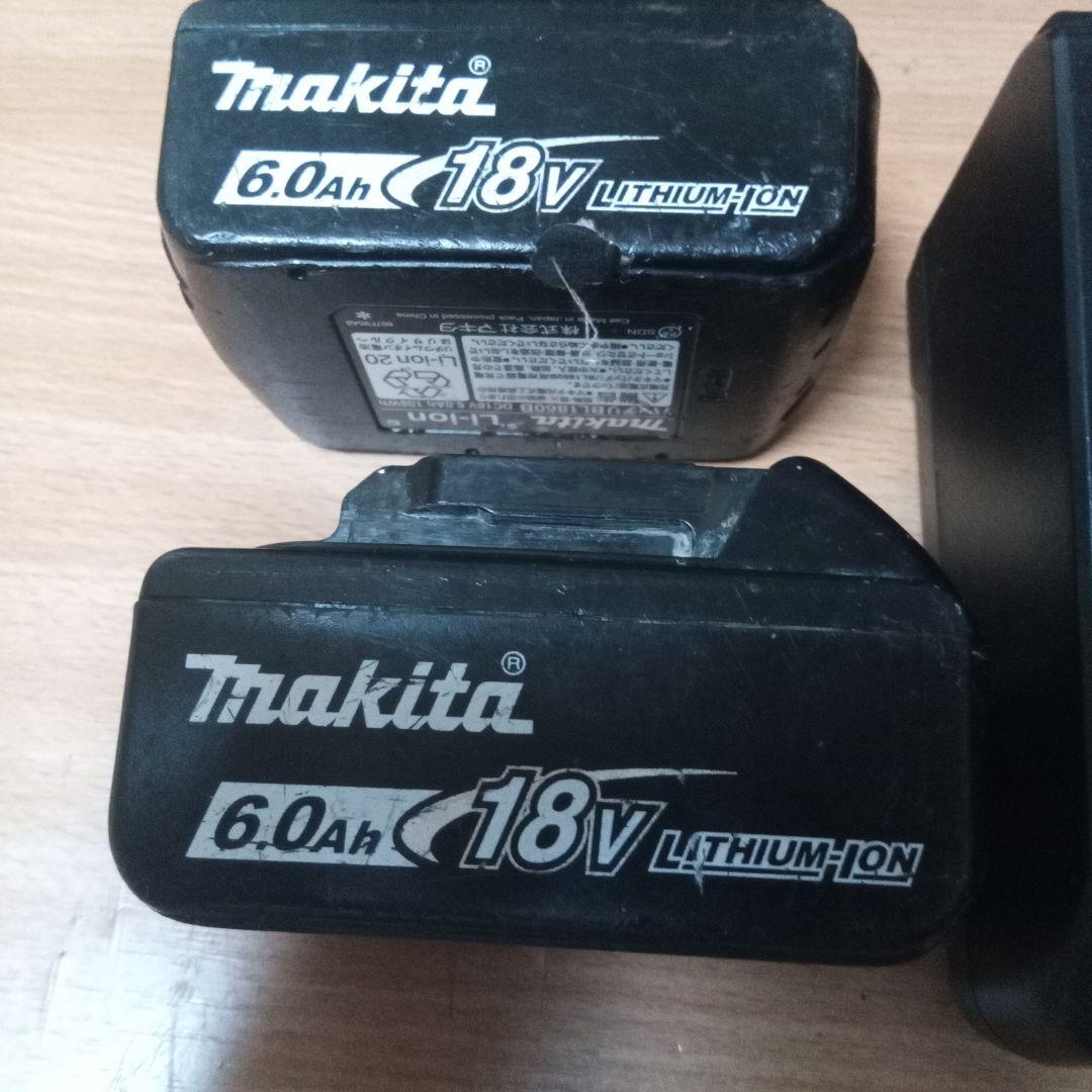 ②Makita 充電式クリーナー CL280FD バッテリー・充電器付き