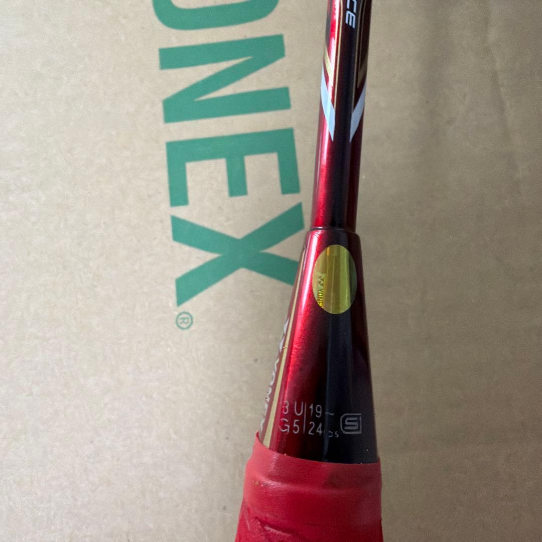 傷ありヨネックス ArcSaber 10 　アークセイバー　バドミントンラケット