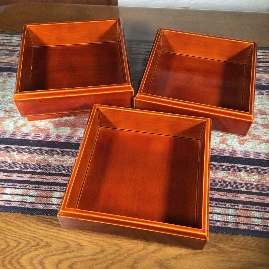 『冬うー特価』　春慶塗　三段重　面取り