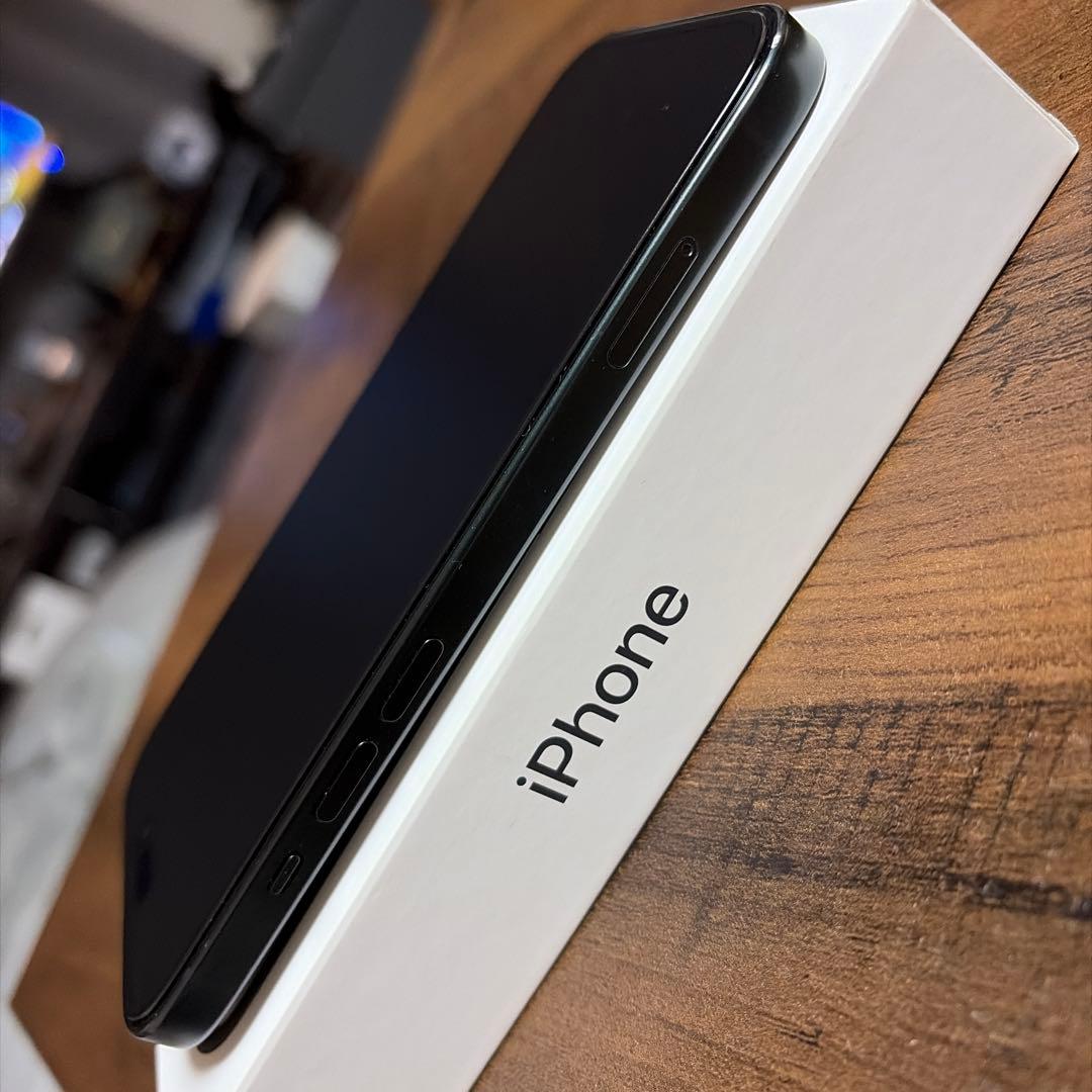 Apple iPhone 15 256gb ブラック本体