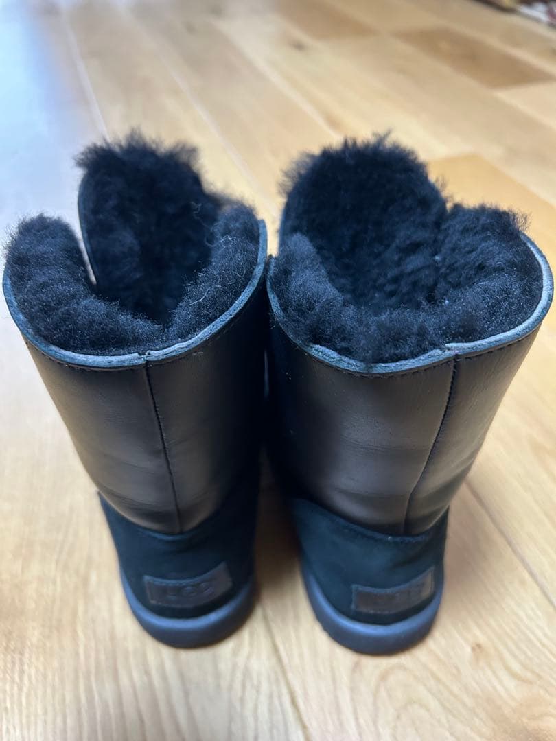 UGG ブーツ　ムートン　レザー