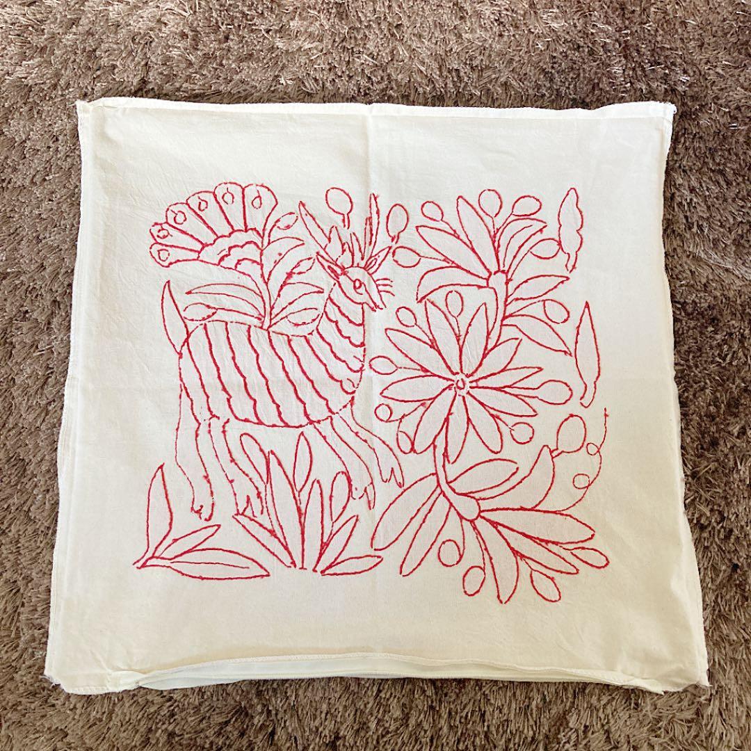 新品＊クッションカバー＊オトミ刺繍＊赤＊レッド＊動物＊花＊植物＊メキシコ雑貨