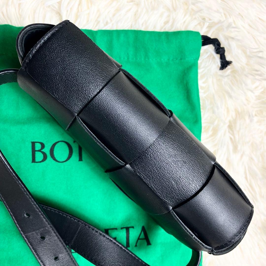 【美品】ボッテガヴェネタ＊ボディバッグ マキシイントレ カセット 現行IC搭載