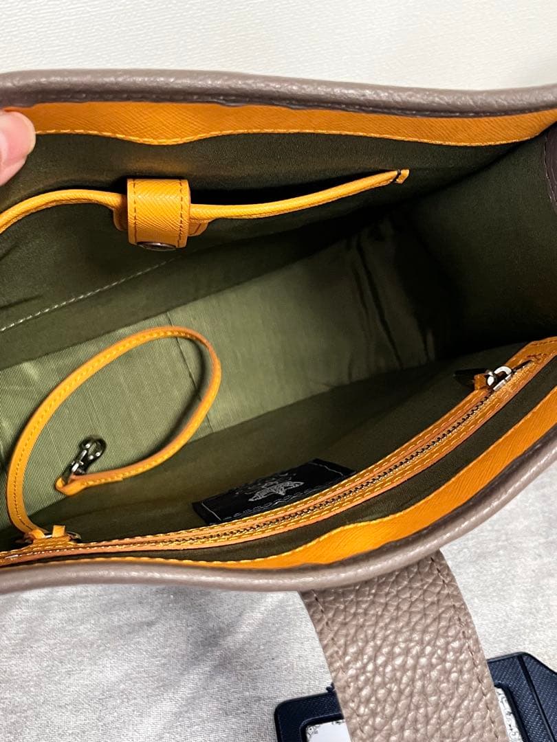 【美品】ADMJ アールデコモチーフ クロスボディバッグ