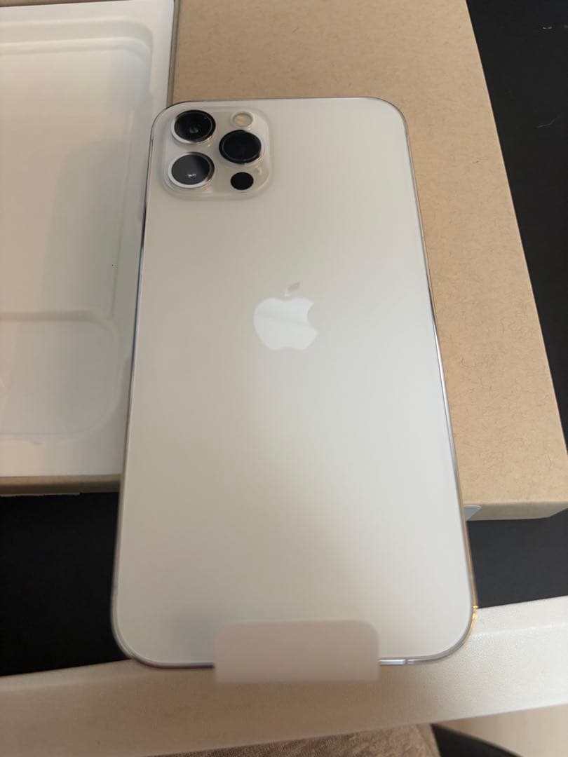 新品未使用　iPhone 12 Pro シルバー 256GB