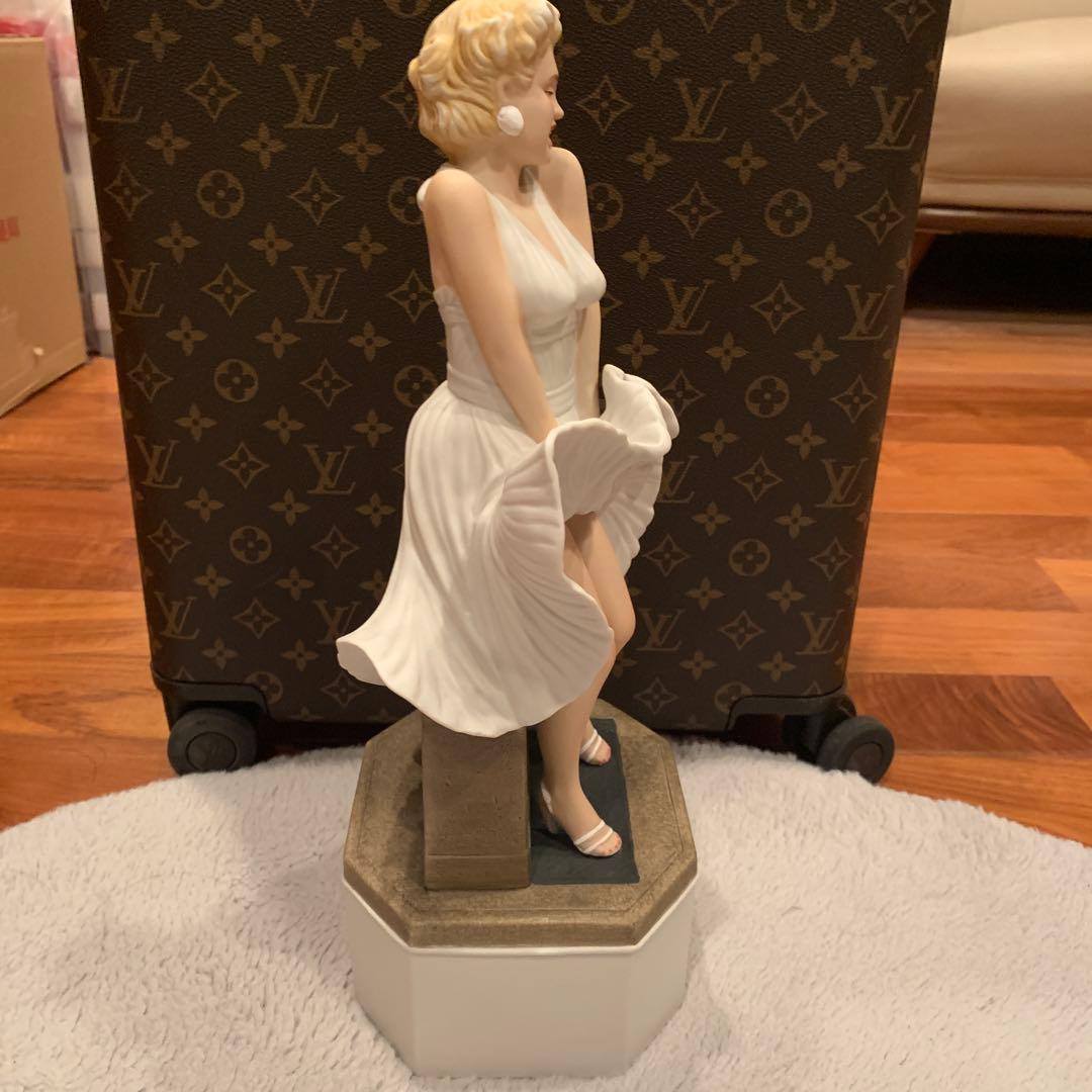 miles.ohashi マリリンモンロー 7年目の浮気 空瓶