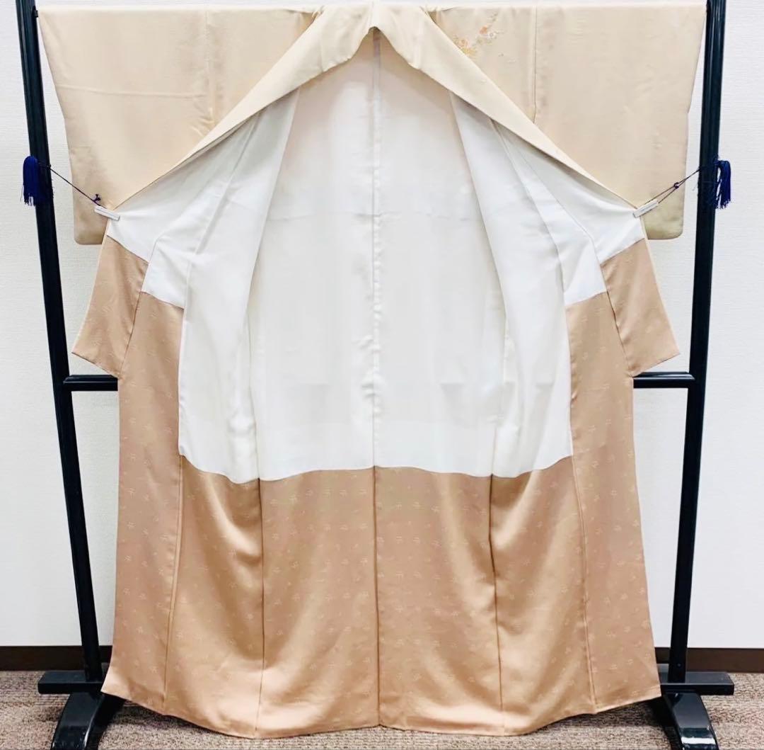 正絹　袷　紋綸子地　汕頭、蘇州刺繍　訪問着　着物　袷　美品