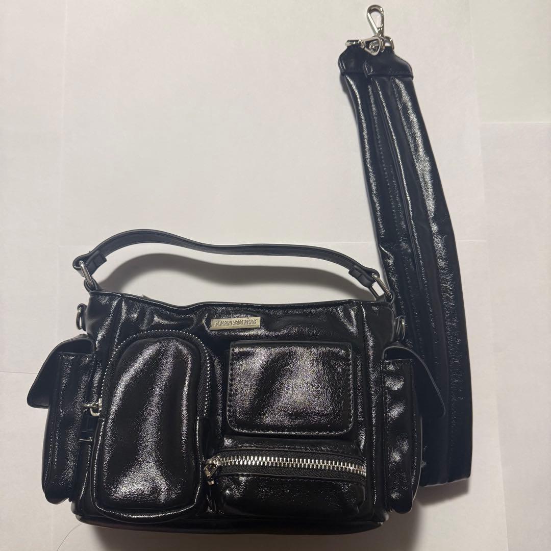 ANNA SUI NYC マルチポケットチビバッグ