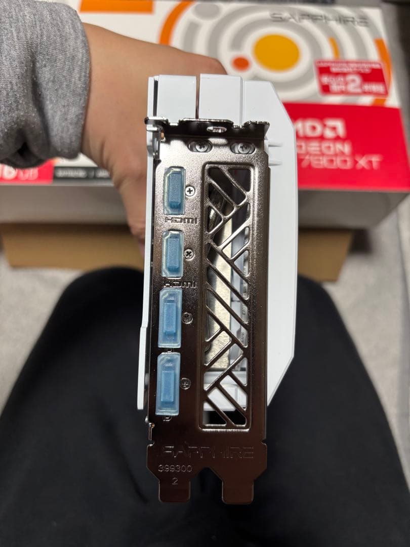 グラフィックボード・グラボ・ビデオカード SAPPHIRE PURE RX7800xt 16GB OC