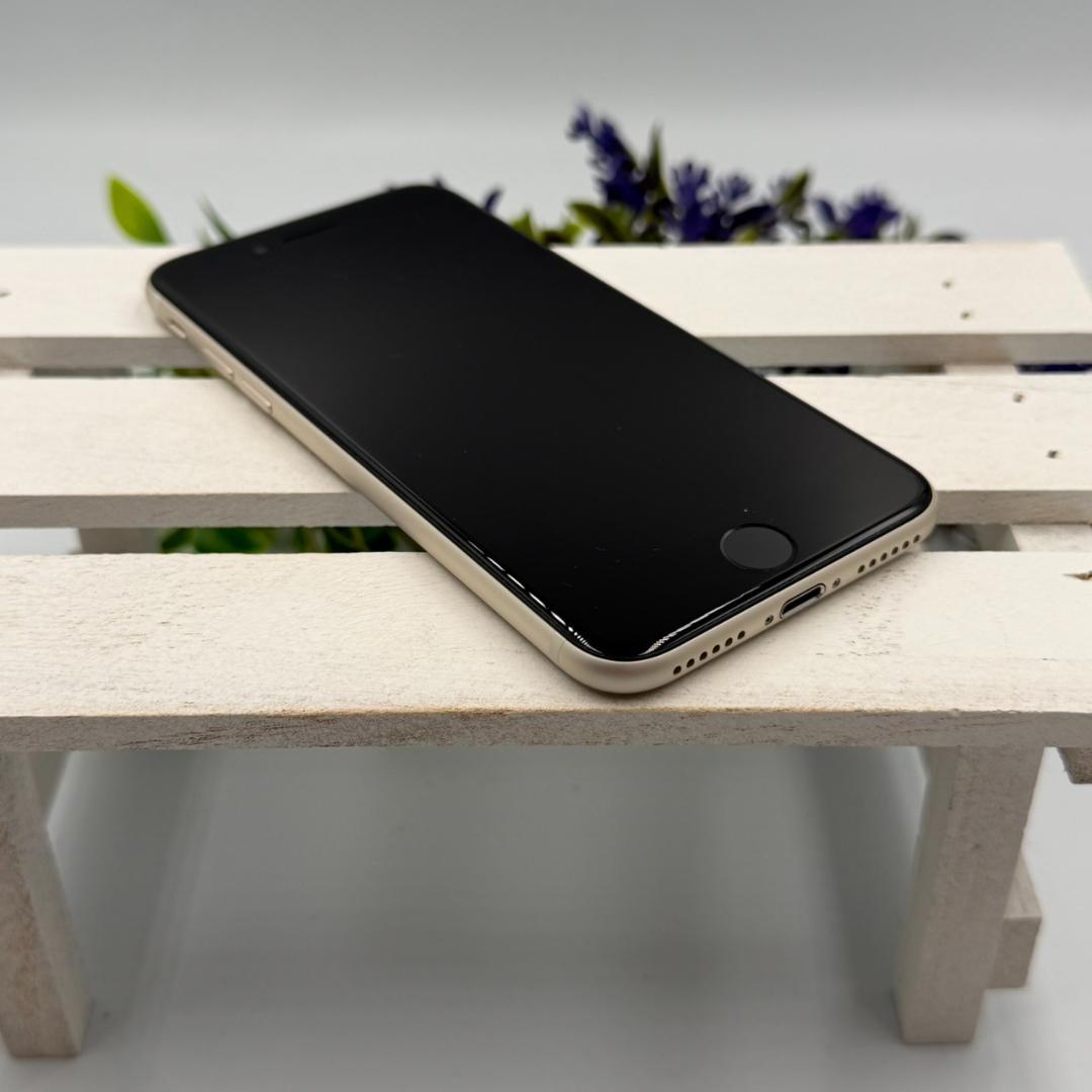 【美品】iPhone SE第3世代 64GB スターライト 376