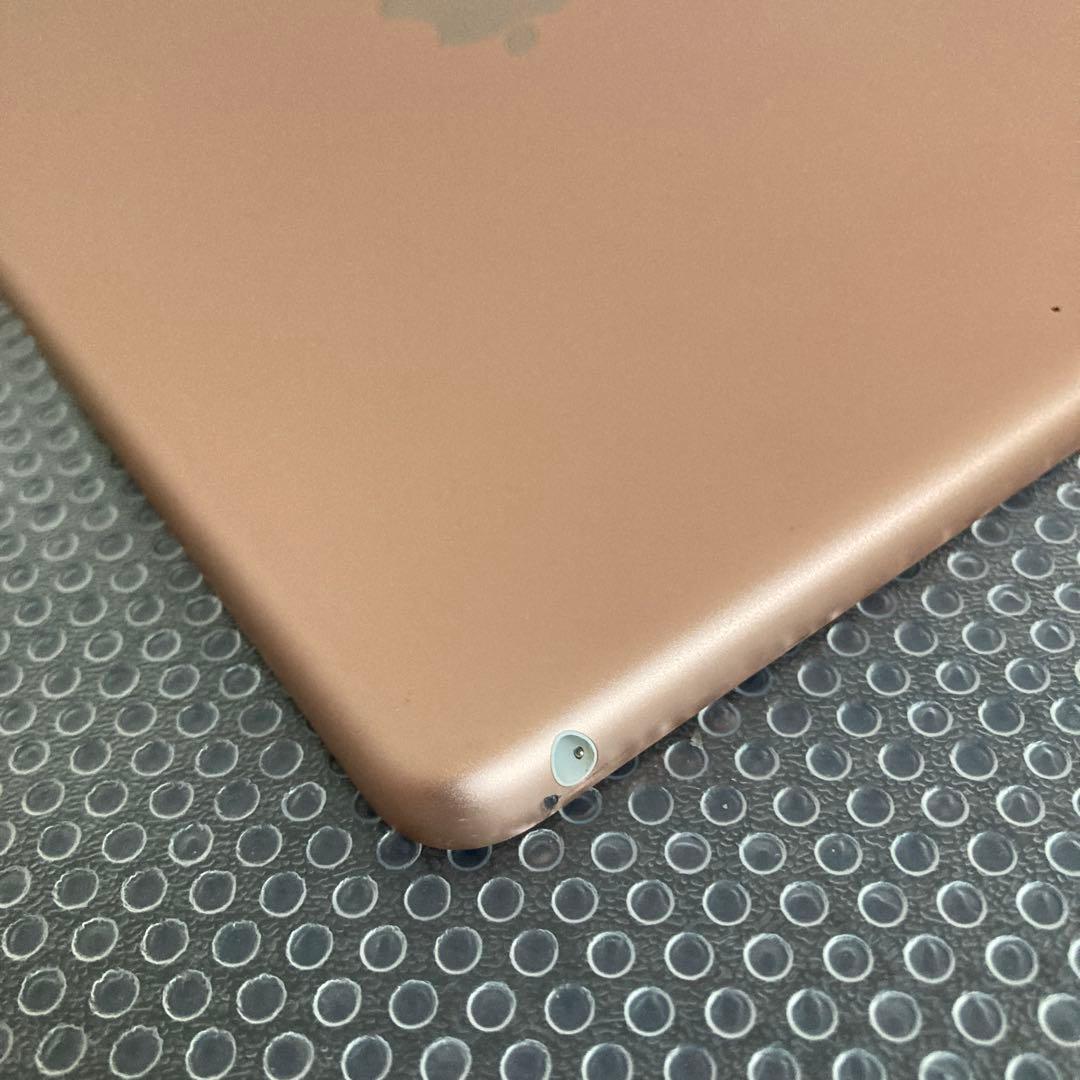 1050 電池最良好☆比較的美品☆iPad6第6世代 32GB WIFIモデル☆