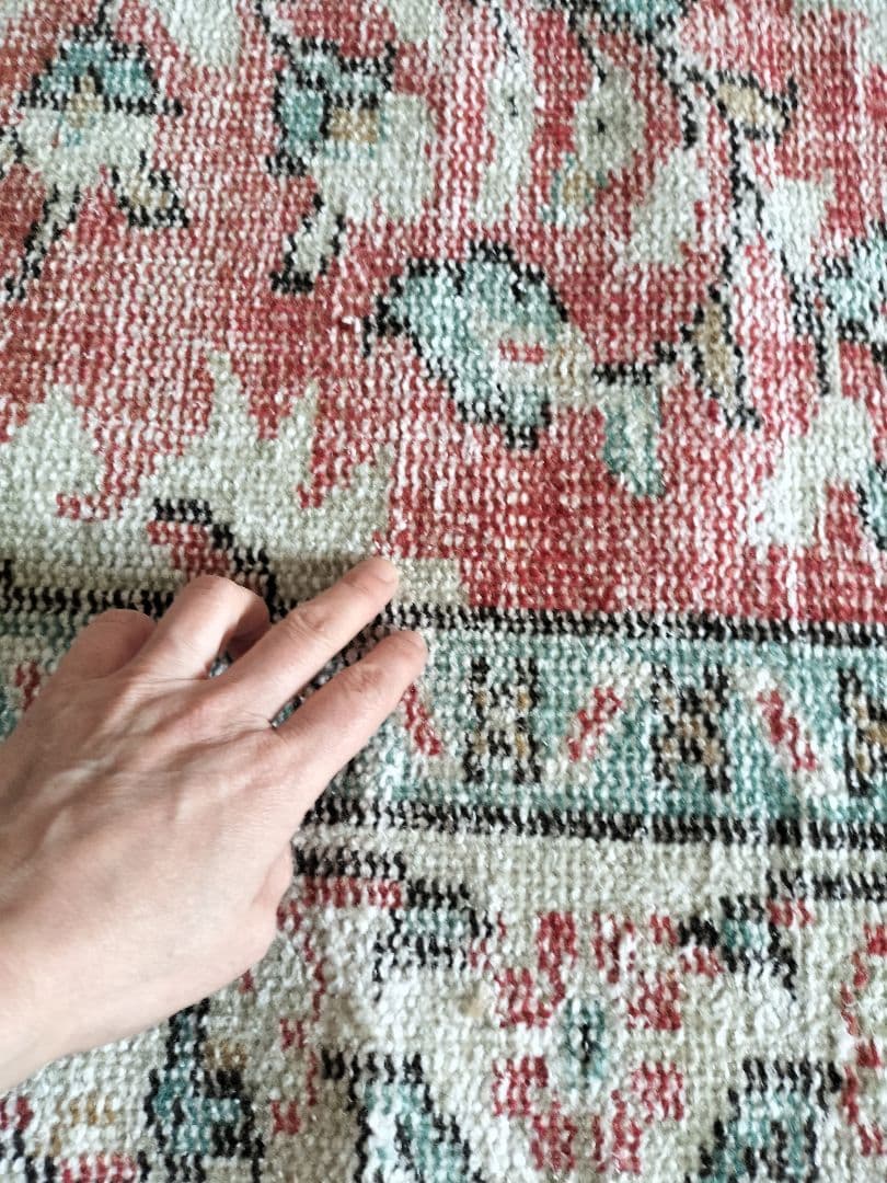 大判/シャビーレッドとミントグリーンのヴィンテージラグ　メダリオン　No.622