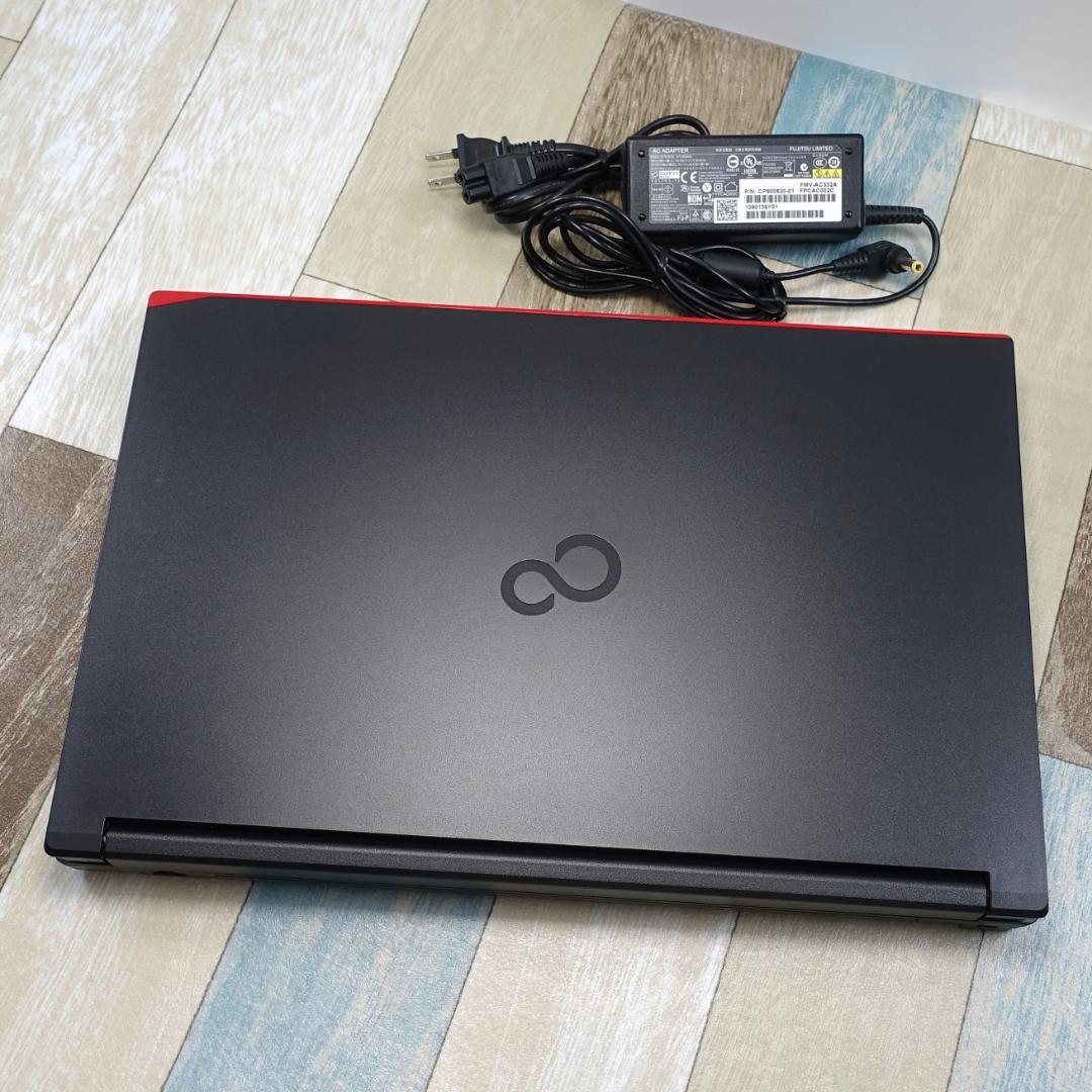 極美品で神速の２０２１年製✨第１０世代コアｉ５に大容量１６ＧＢメモリ搭載✨日本製