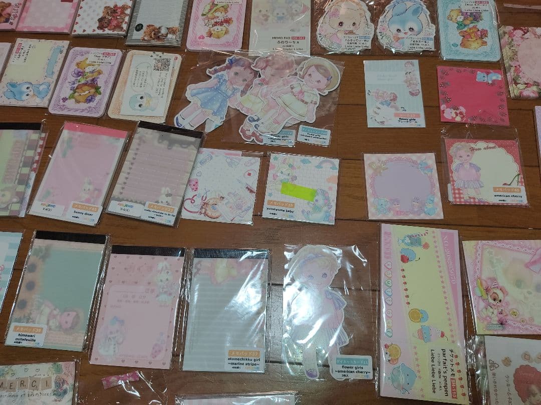 大量！素材紙 コラージュ おすそ分け 紙もの メモ用紙 まとめ売り 150冊位