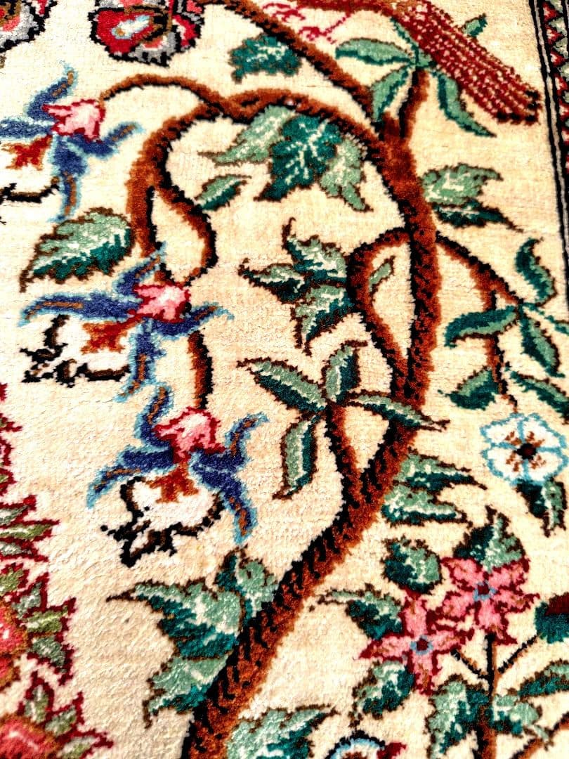 【生命の樹】手織りペルシア絨毯　イラン産シルクタペストリー　花鳥双樹