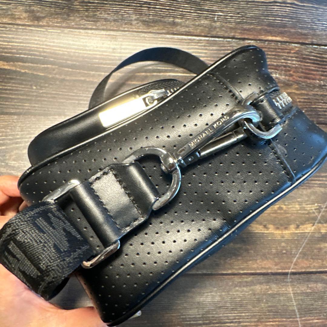 マイケルコース　ショルダーバッグ　ボディバッグ　斜め掛け　メンズ　レディース　黒