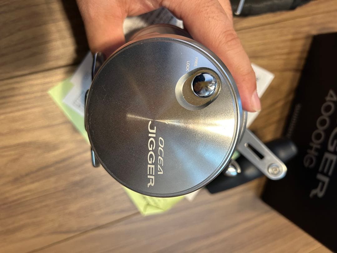 シマノ オシアジガー4000HG 純正スプール付き　ライン付き　新品