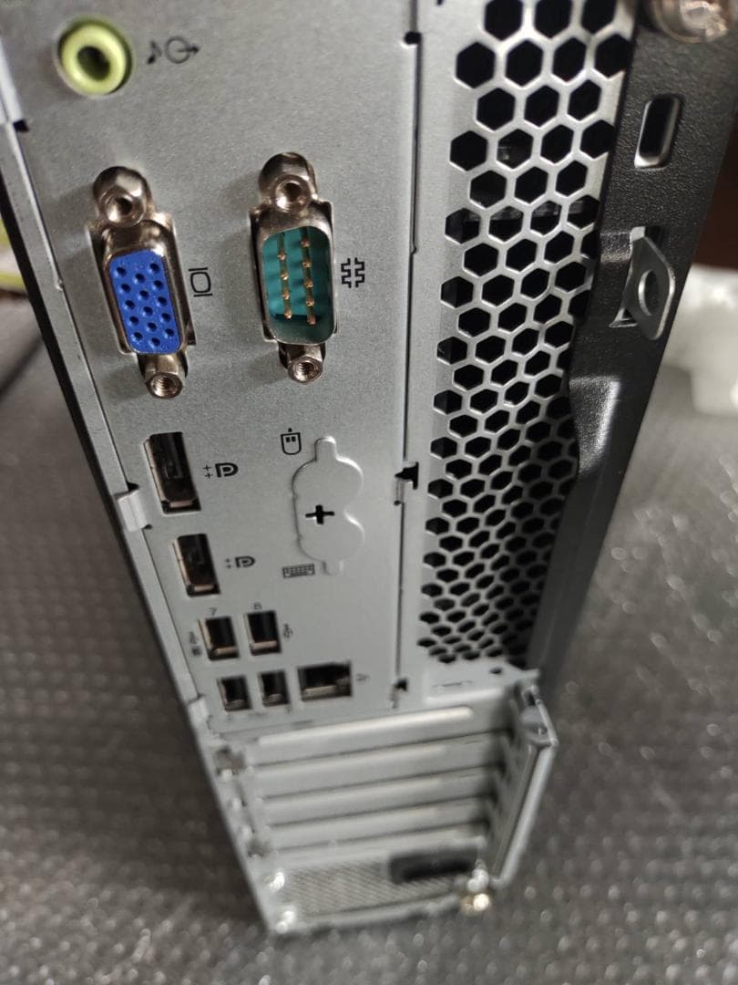 Windowsデスクトップ Lenovo ThinkCentre M720s Small i5 8400