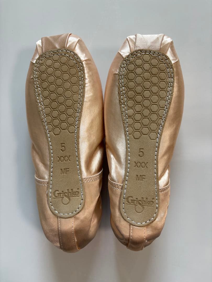 GrishkoSTARPOINTEトゥシューズ サイズ5 XXX ゴムリボン付き