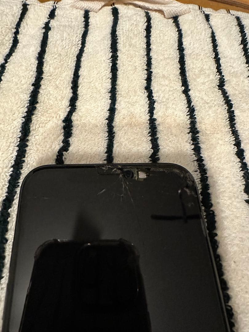 Apple iPhone 10 256GB 画面ひび割れあり