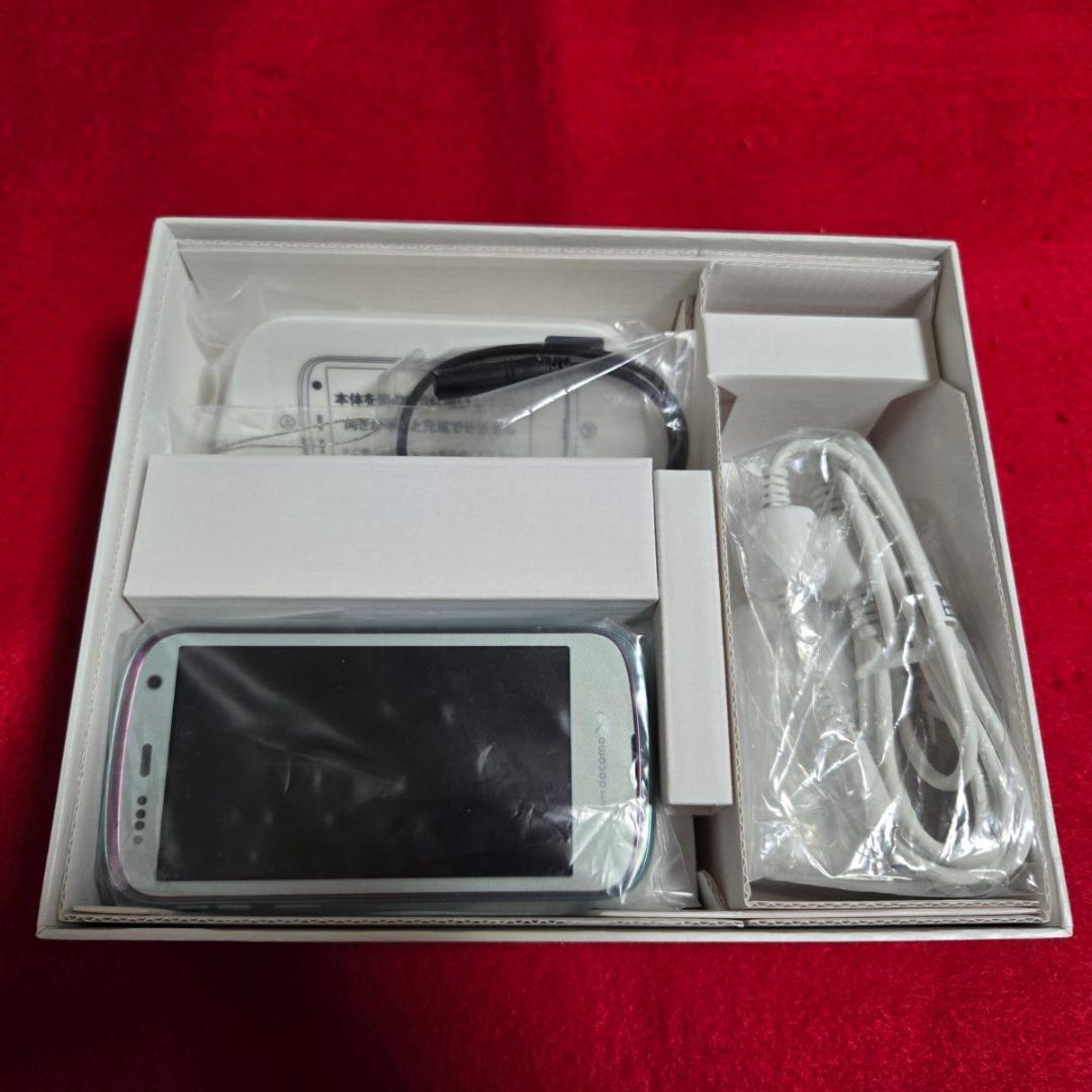 F-03E Arrows Kiss docomo ワイヤレスチャージャー 本体