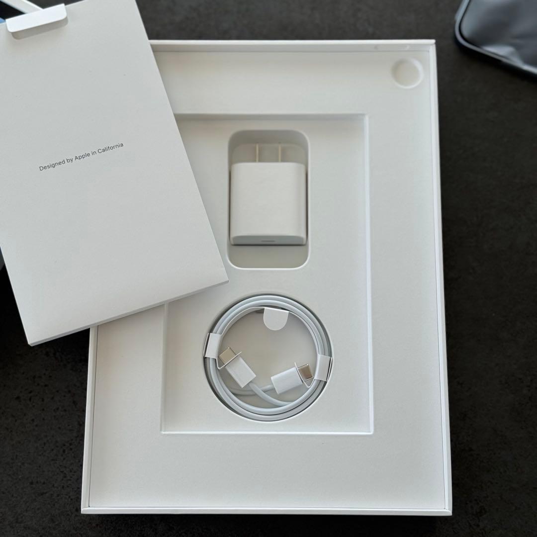 [カバー付き美品]iPad Air 10.9インチ 64GB スカイブルー