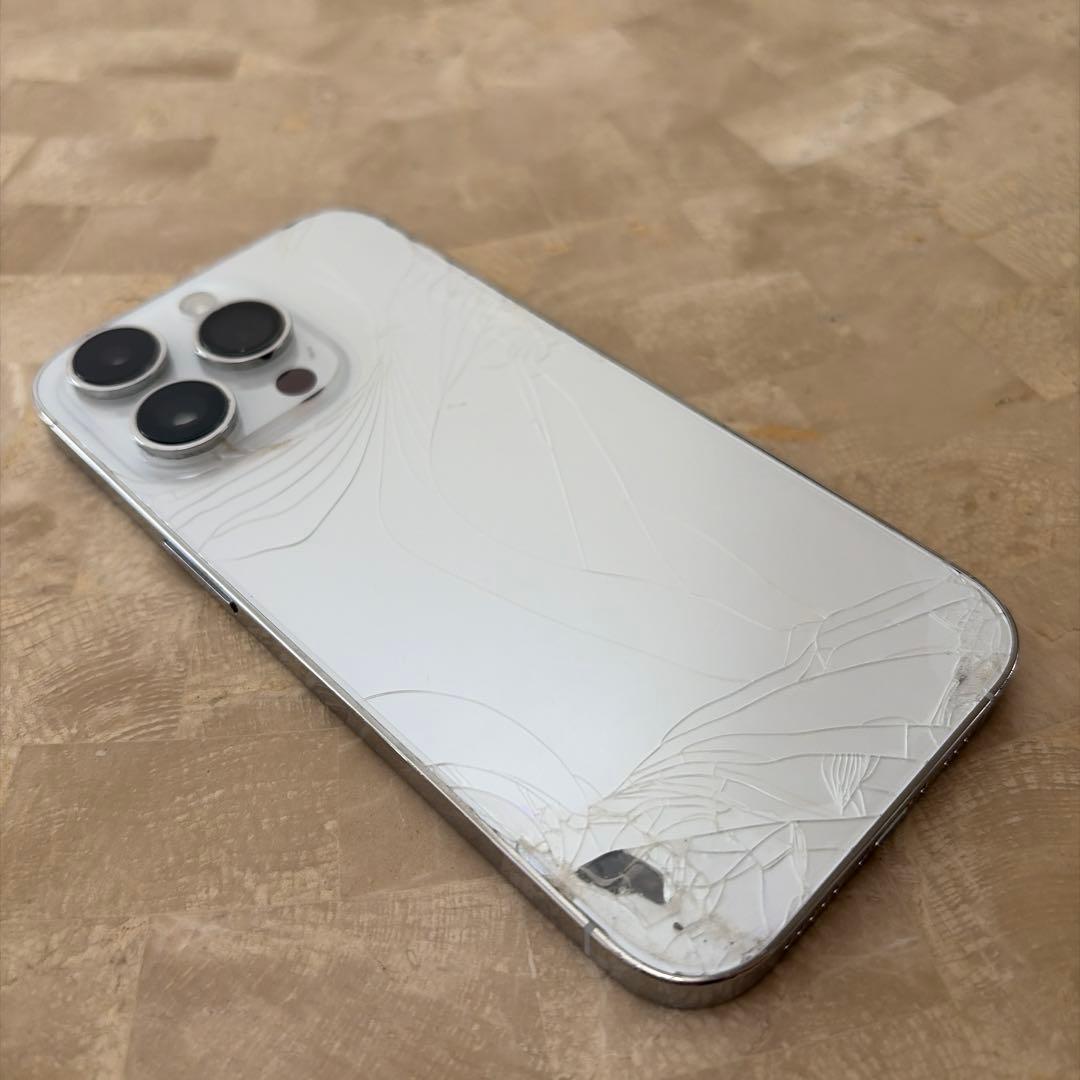iphone 14pro 128gb シルバー 背面割れあり