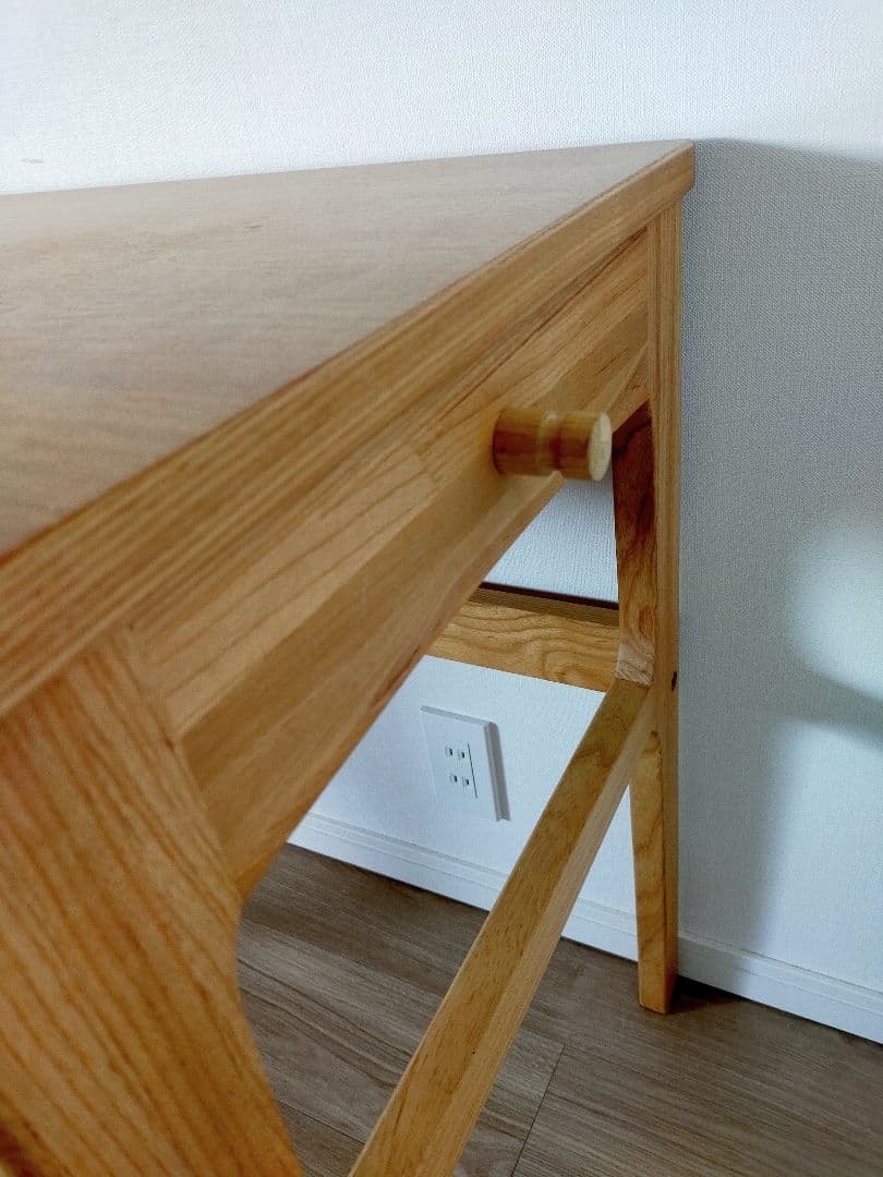 タモ材の木製デスク 学習机 パソコン