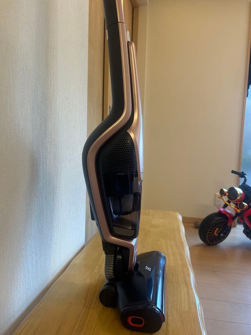 Electroluxエルゴラピードパワープロコードレス掃除機ZB3414AK