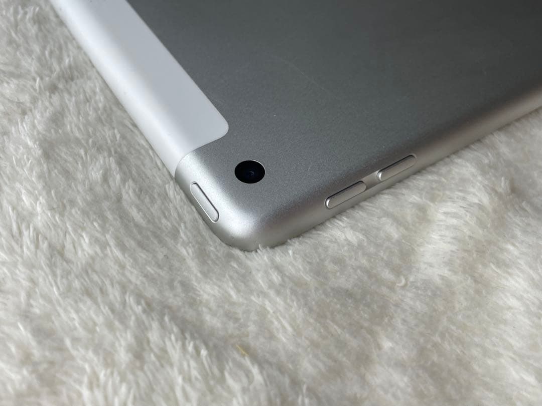 iPad 第8世代 32GB WiFi+Cellular