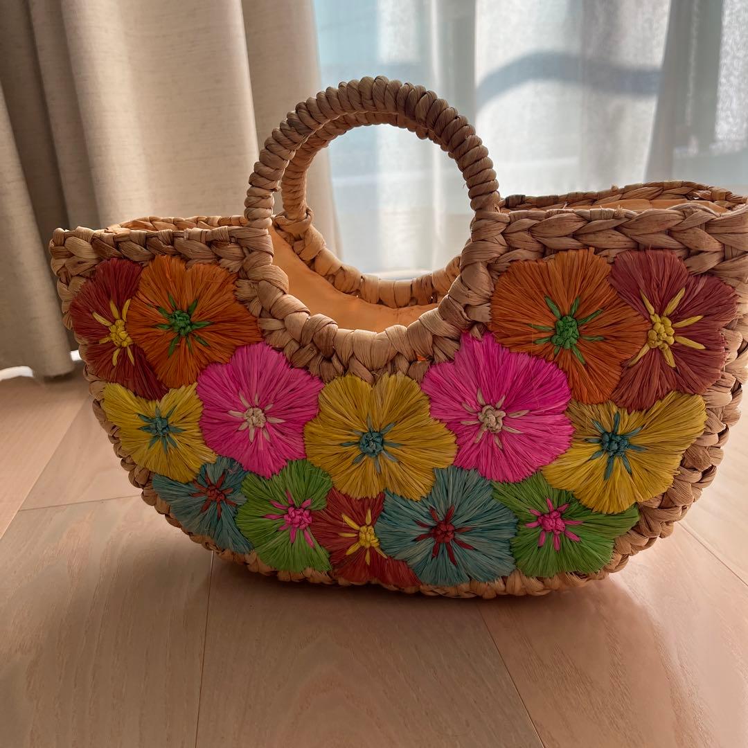 //新品未使用//バリ島花柄刺繍のかごバッグ