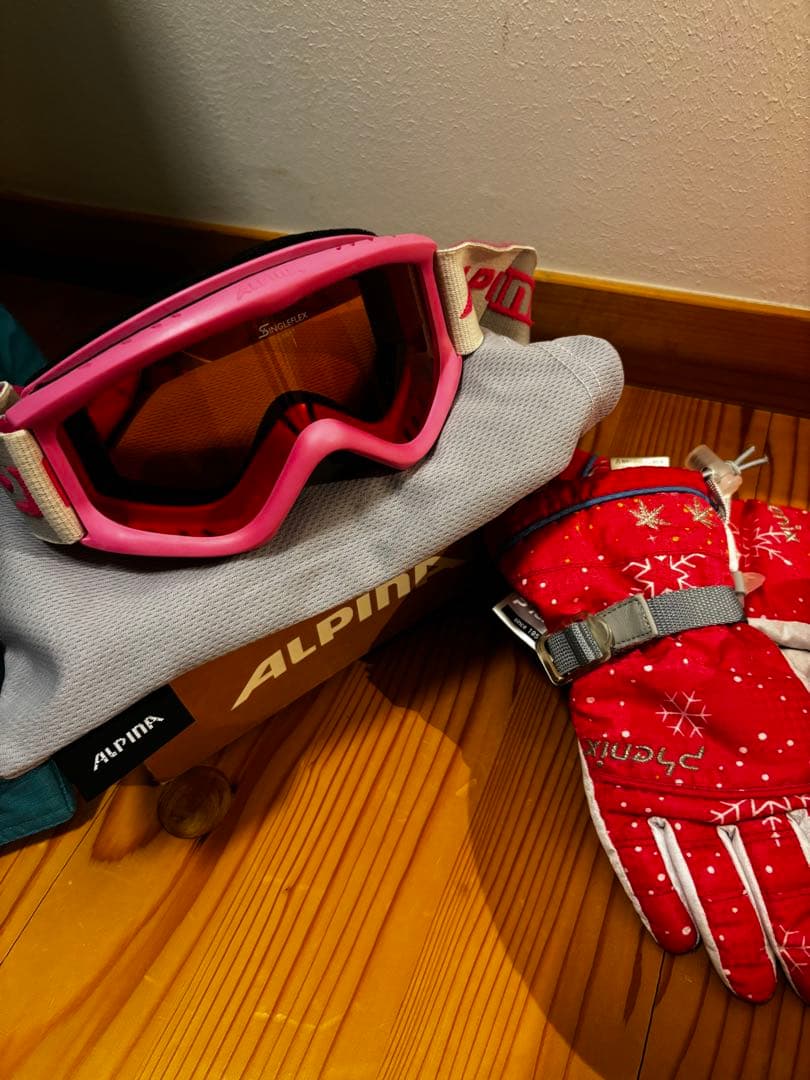 【すぐに滑れるセット！】DESCENTE 子供スキーウェアに、色々ついて特価！