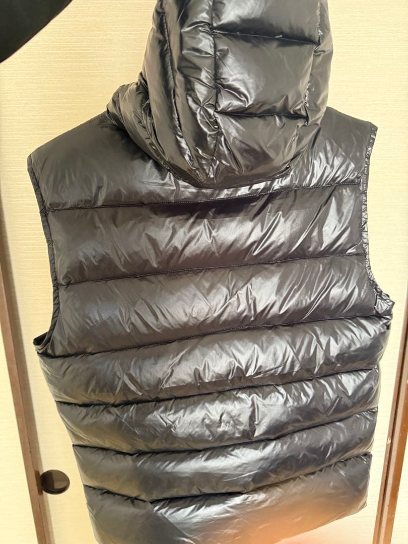モンクレール ダウンベスト