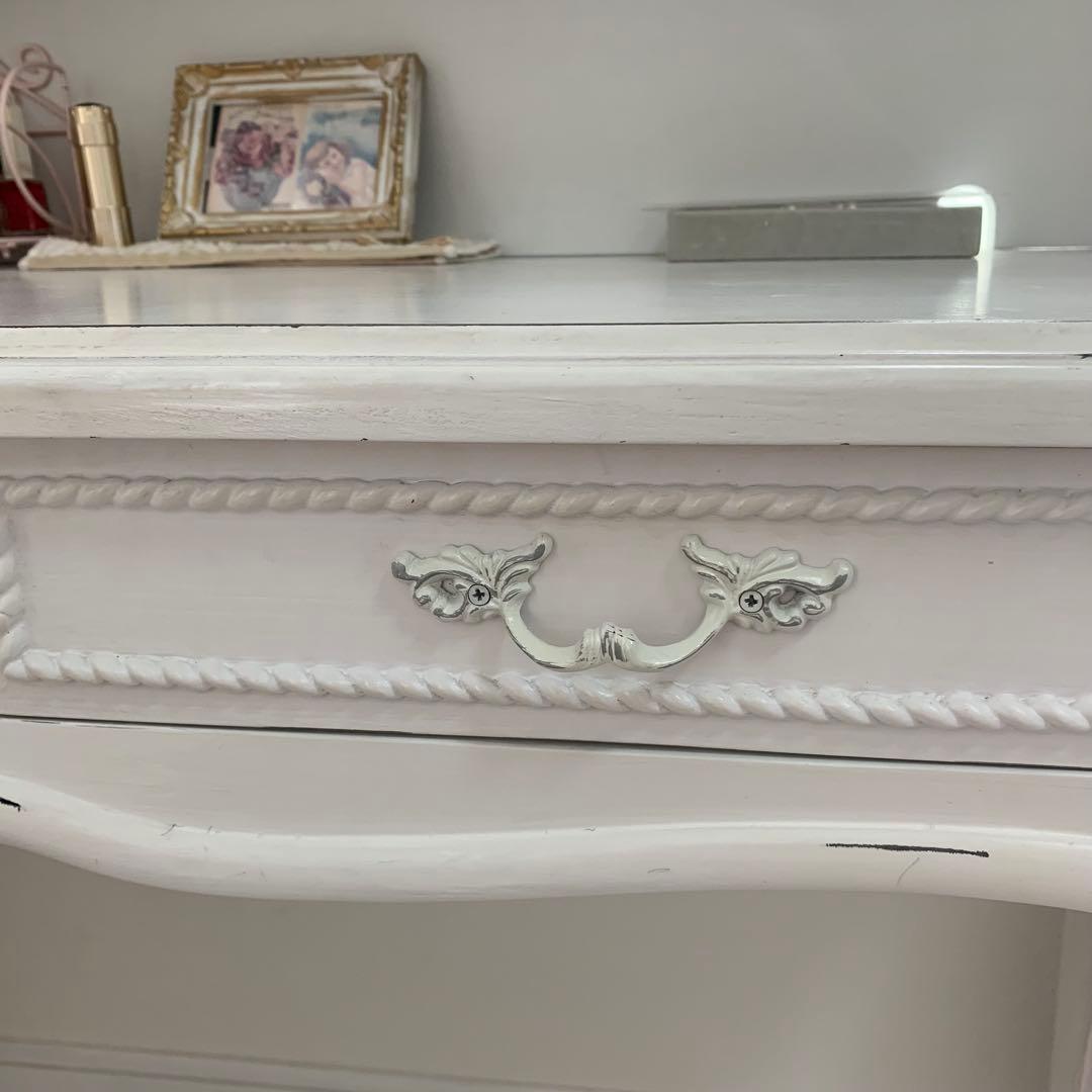 リュバンシュ　吉川ひなの　レア　ロマプリ　人気完売　クラシック　ホワイト デスク