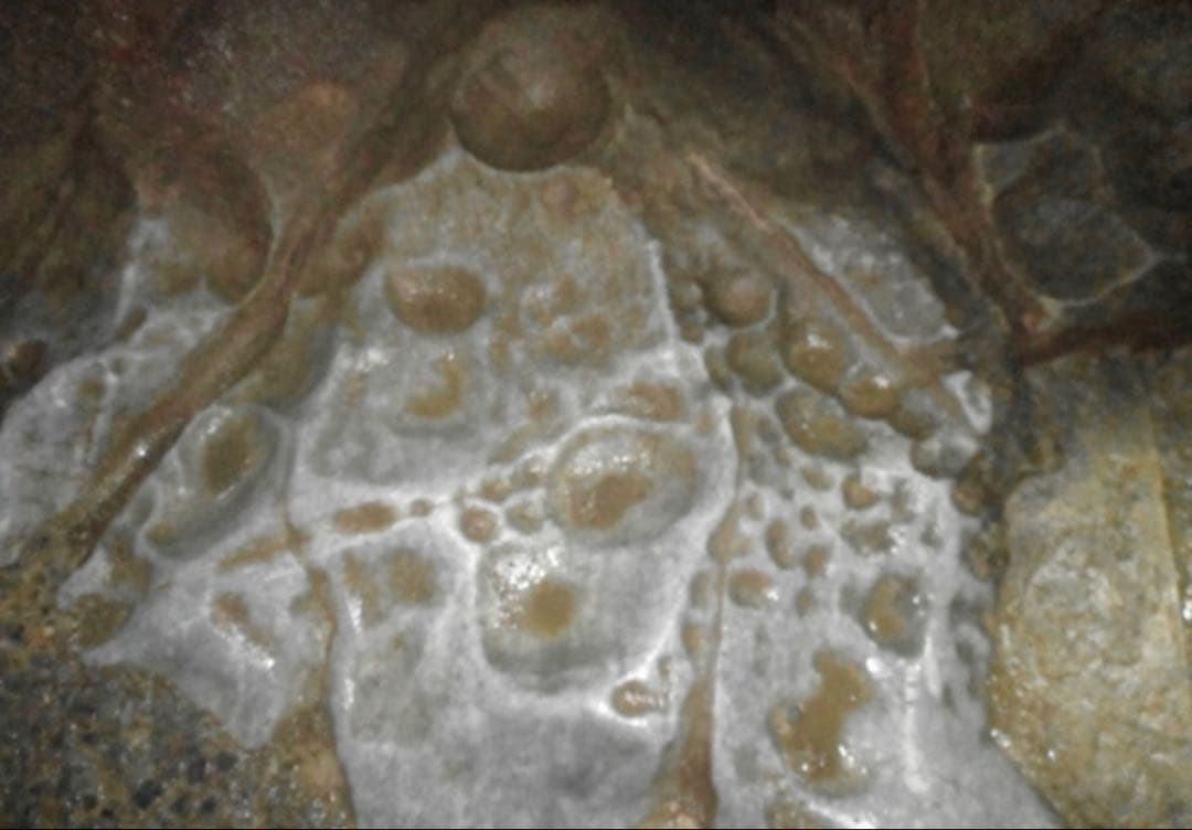 CASIO EXILIM EX-Z1050 デジカメ