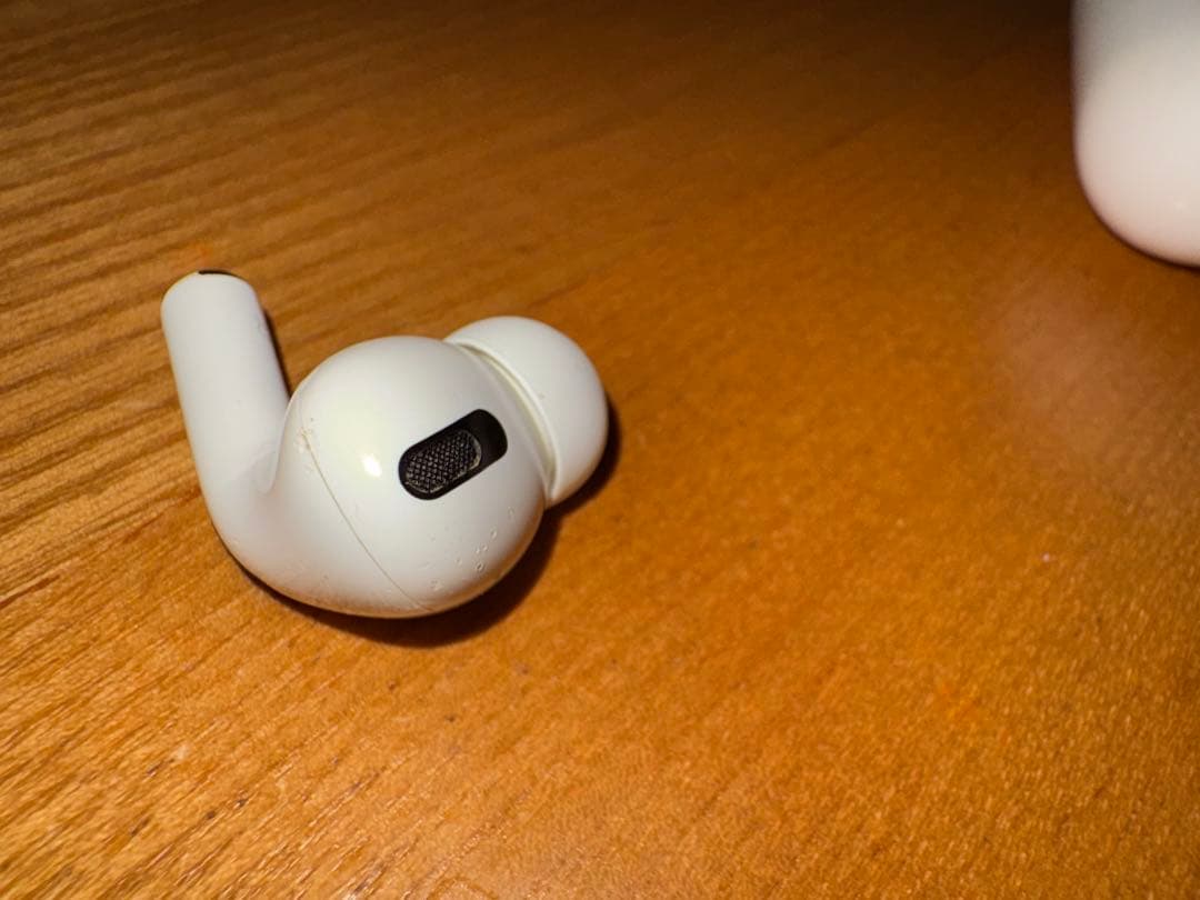 頬頬さん専用　AirPods Pro 第1世代 小傷あり iFace付