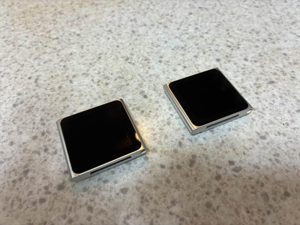 iPod nano (第6世代)　シルバー　２個セット　ケーブル類添付