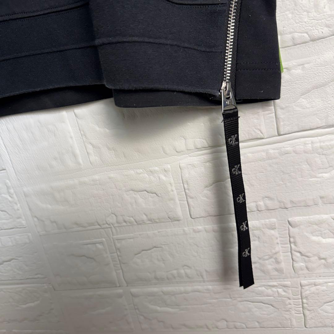 【極美品】   カルバンクライン cK トレーナー