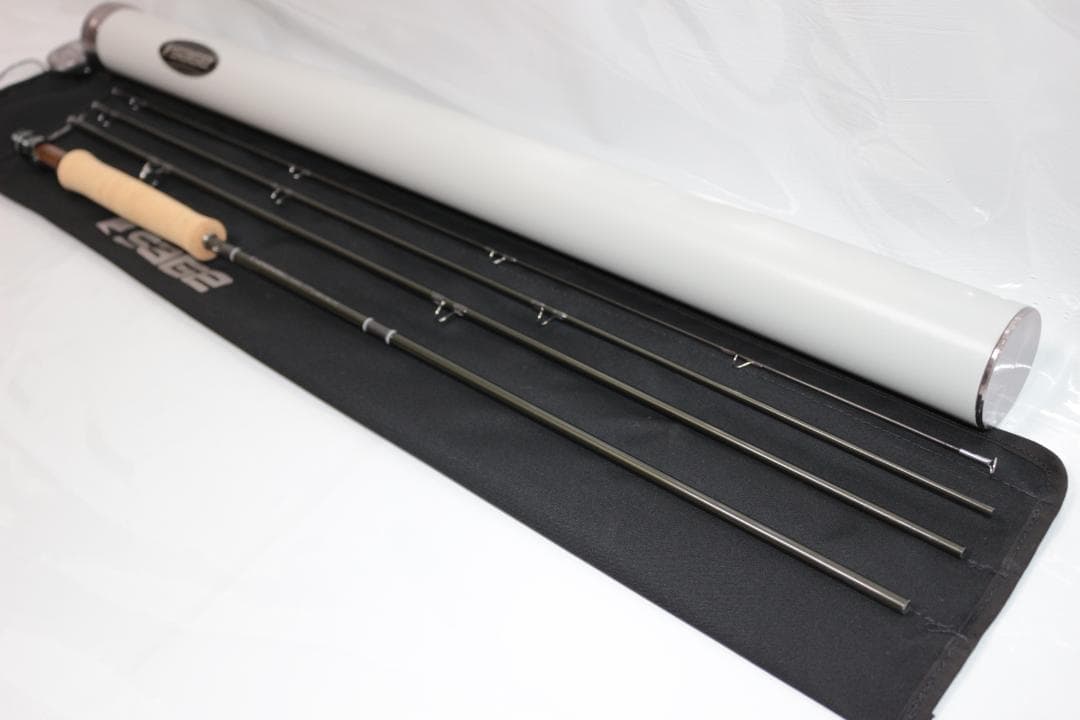 セージ　Sage　R8 Core　8.5ft　5番　竿袋&ケース付き　未使用